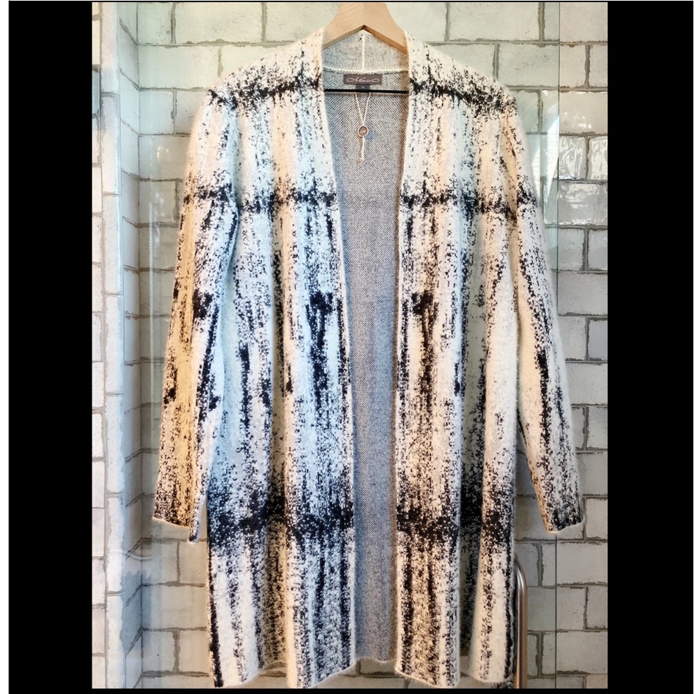 Metric New York Beautiful soft sweater size M perfect condition
